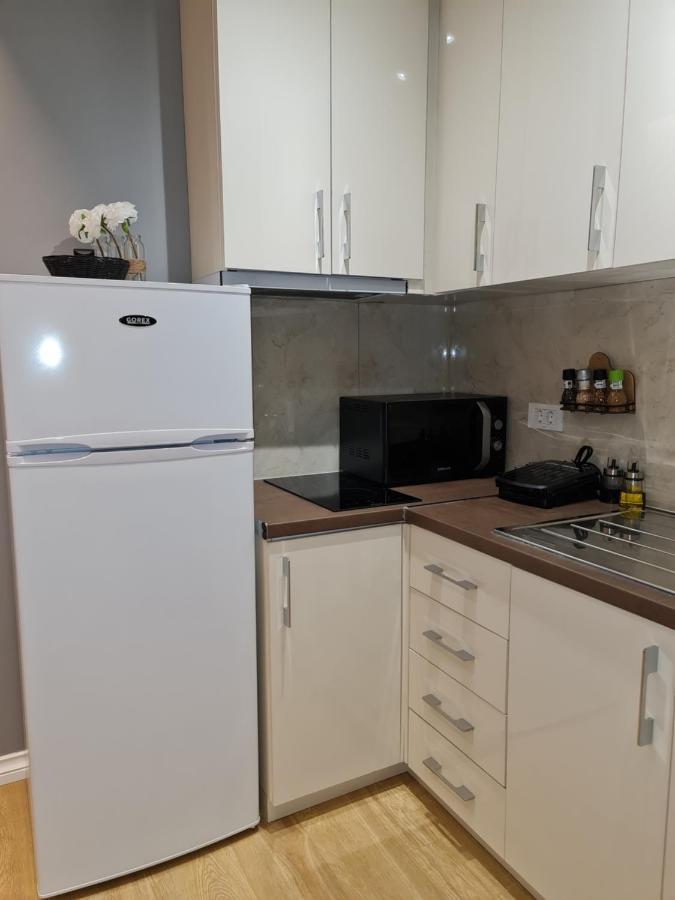 Sunny Apartment - Blloku Tirana, Near Lake Zewnętrze zdjęcie