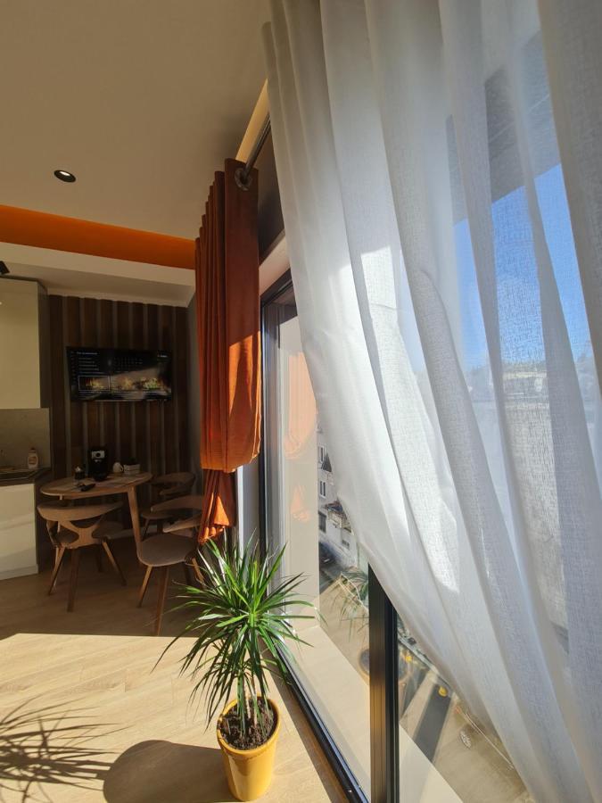 Sunny Apartment - Blloku Tirana, Near Lake Zewnętrze zdjęcie